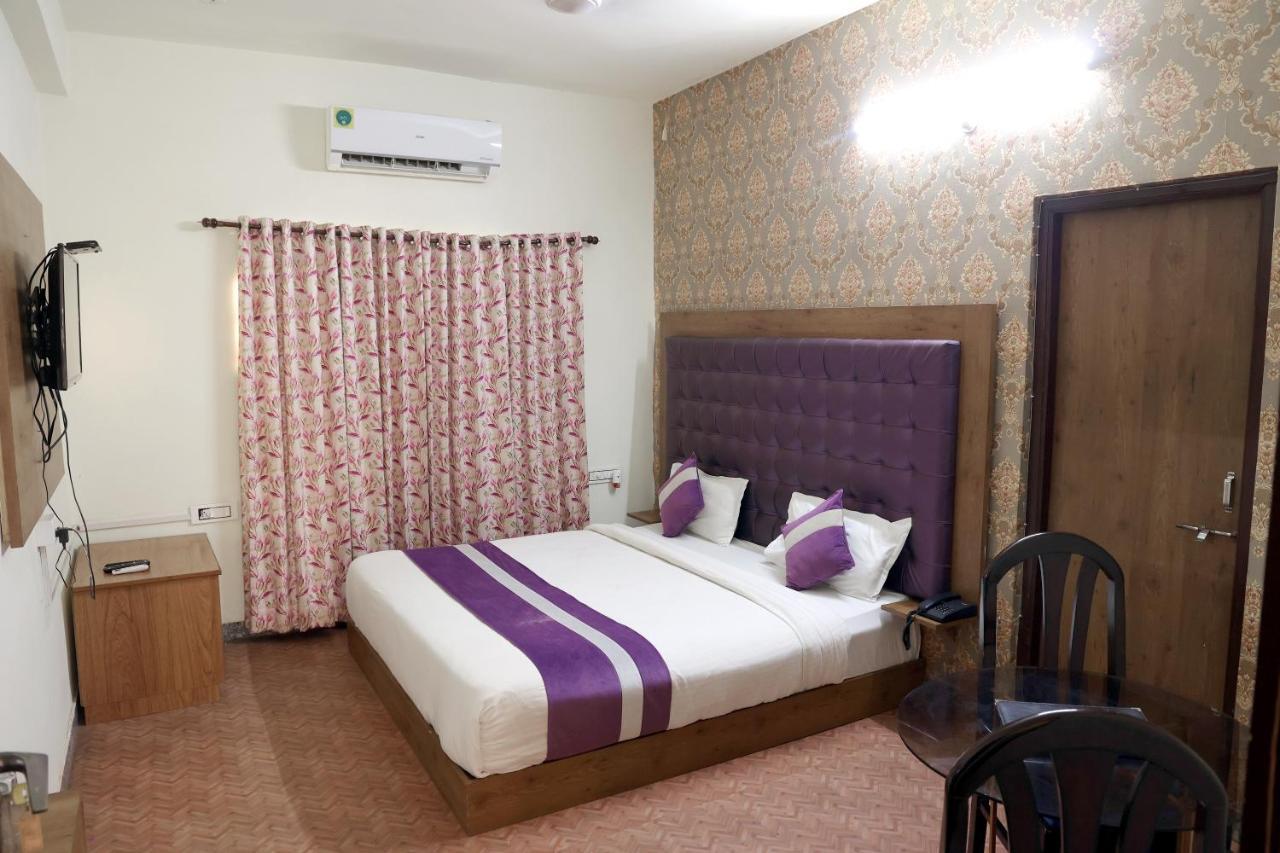 Hotel Tree Of Heaven Udaipur Exterior photo